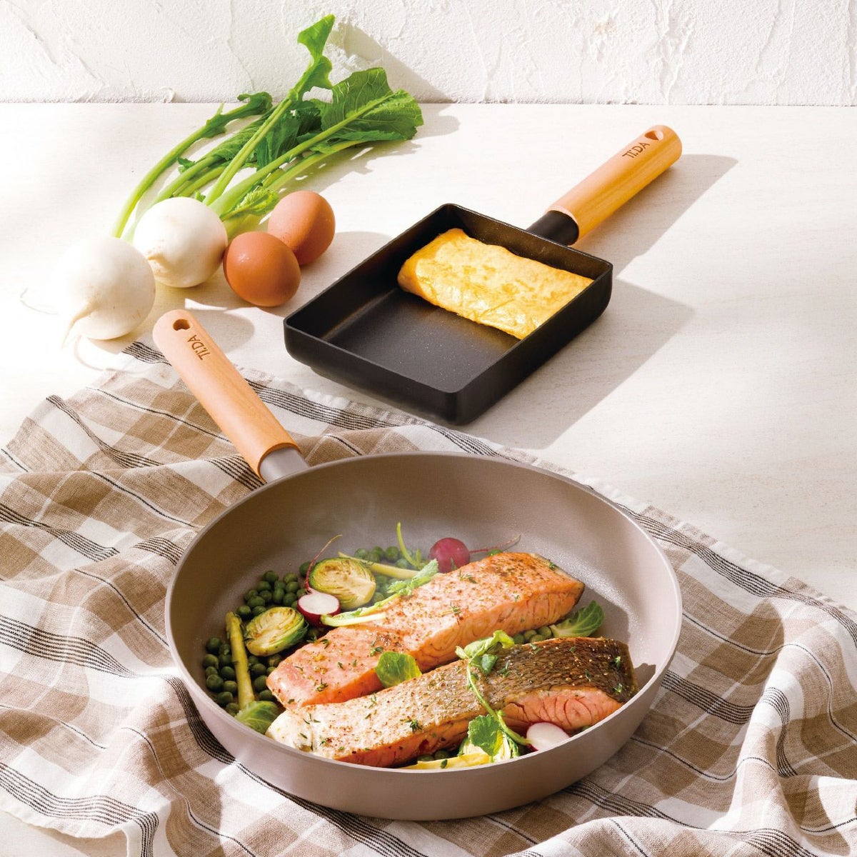 【ポイント5倍】TI:DA ティーダ チタン＆ダイヤモンドWコーティングフライパン28cm グレーの説明画像2